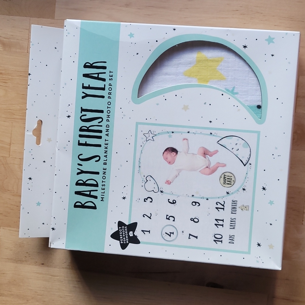 Baby's milestone blanket